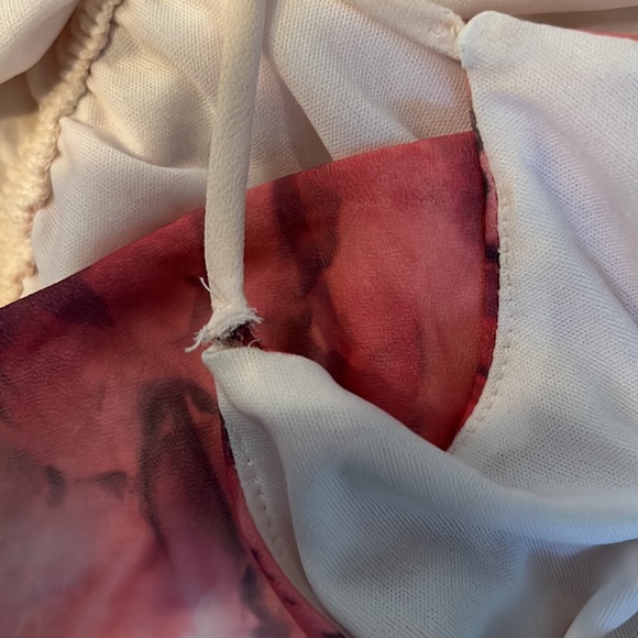 Halter neck dress - Picture 3 of 3